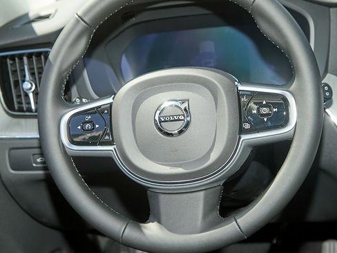 New 2025 Volvo XC60 B5 Plus w/ Protection Package Premier image 23