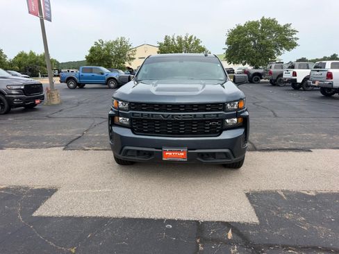 Used 2020 Chevrolet Silverado 1500 Custom w/ Custom Value Package AWD/4WD image 8