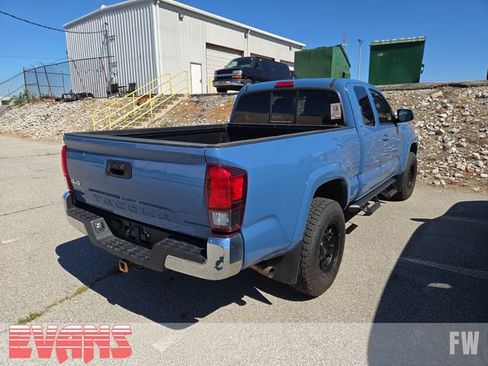 Used 2019 Toyota Tacoma SR5 AWD/4WD image 2
