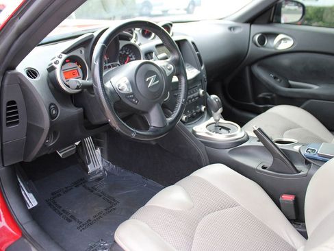 Used 2010 Nissan 370Z Touring w/ Sport Pkg RWD image 14