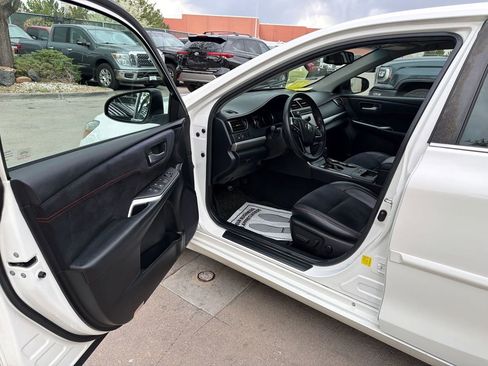 Used 2015 Toyota Camry XSE w/ Moonroof Package FWD image 10