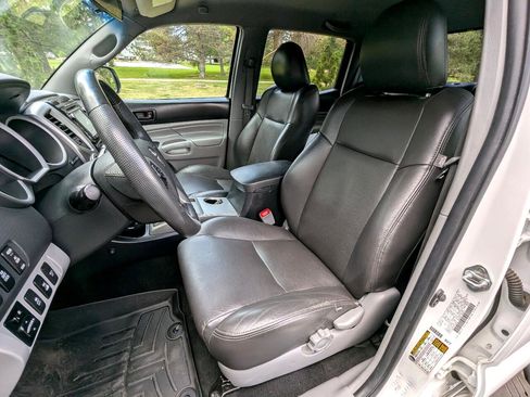 Used 2014 Toyota Tacoma 4x4 Double Cab image 16