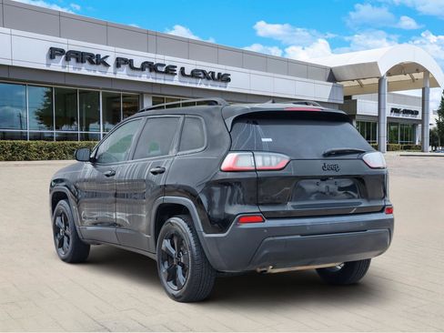 Used 2019 Jeep Cherokee Latitude Plus image 4