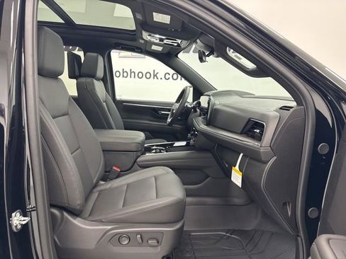 New 2026 Chevrolet Suburban Z71 w/ Z71 Off-Road Package AWD/4WD image 37