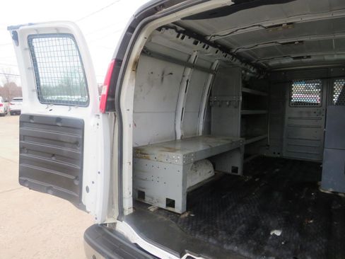 Used 2018 GMC Savana 2500 w/ Driver Convenience Package image 24