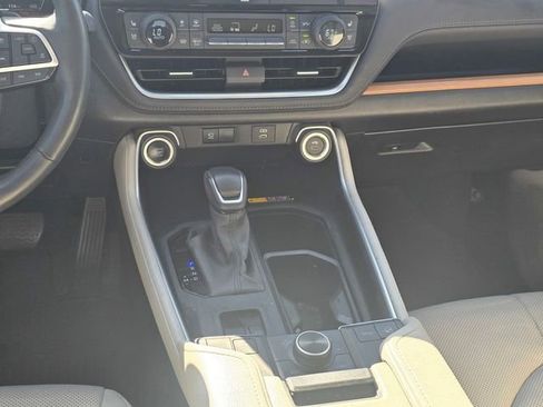 Used 2024 Toyota Grand Highlander XLE image 19