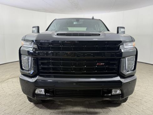 Used 2022 Chevrolet Silverado 2500 LT w/ Midnight Edition image 2