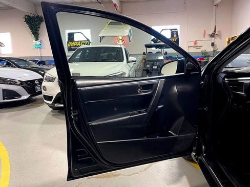 Used 2015 Toyota Corolla S image 16
