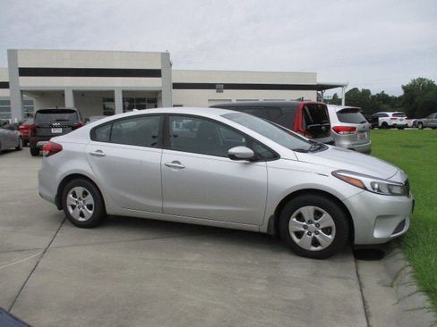 Used 2016 Kia Forte LX image 2
