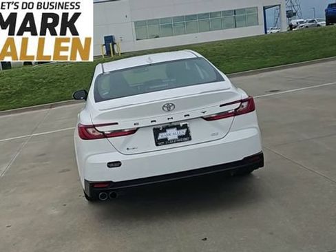 Used 2025 Toyota Camry SE FWD image 7