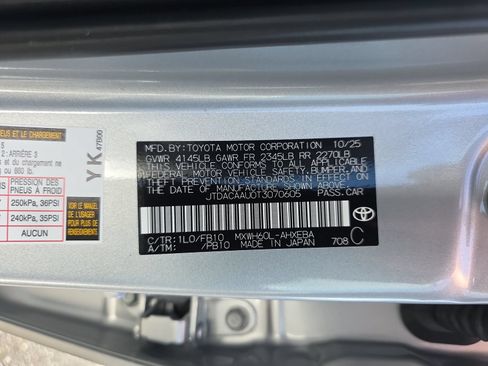 Used 2026 Toyota Prius LE FWD image 33