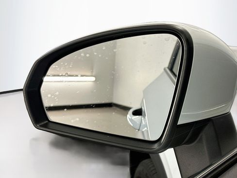 Used 2023 Volkswagen Taos SEL AWD/4WD image 16