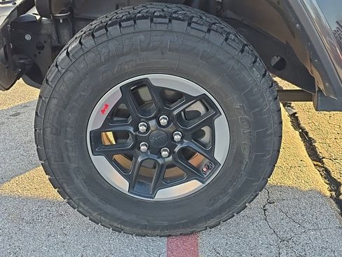 Used 2018 Jeep Wrangler Unlimited Rubicon image 9