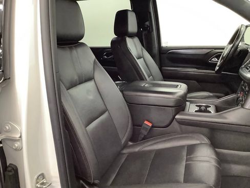 Used 2023 Chevrolet Suburban RST w/ Luxury Package AWD/4WD image 35