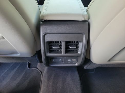 Used 2023 Cadillac XT4 Premium Luxury FWD image 12