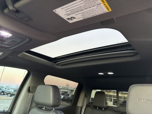 Used 2021 GMC Sierra 1500 Denali w/ Denali Ultimate Package image 12