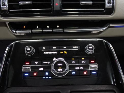 Used 2022 Lincoln Navigator L Reserve AWD/4WD image 40