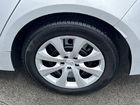 Used 2024 Toyota Corolla LE FWD image 16