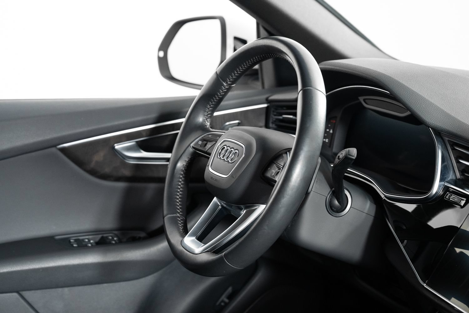 Used 2019 Audi Q8 Premium w/ Convenience Package AWD/4WD image 25
