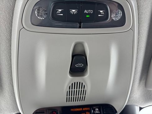 Used 2020 Volvo XC40 T5 Momentum w/ Protection Package Premier image 34