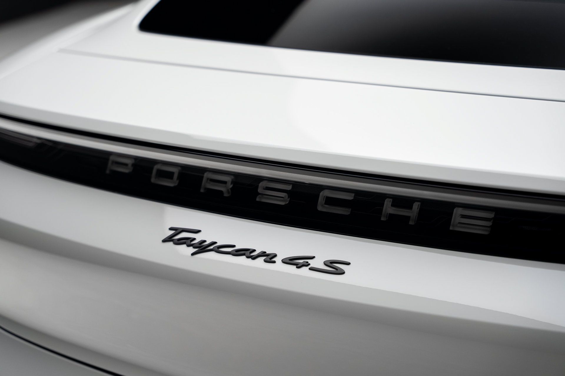 Used 2022 Porsche Taycan 4S AWD/4WD image 29