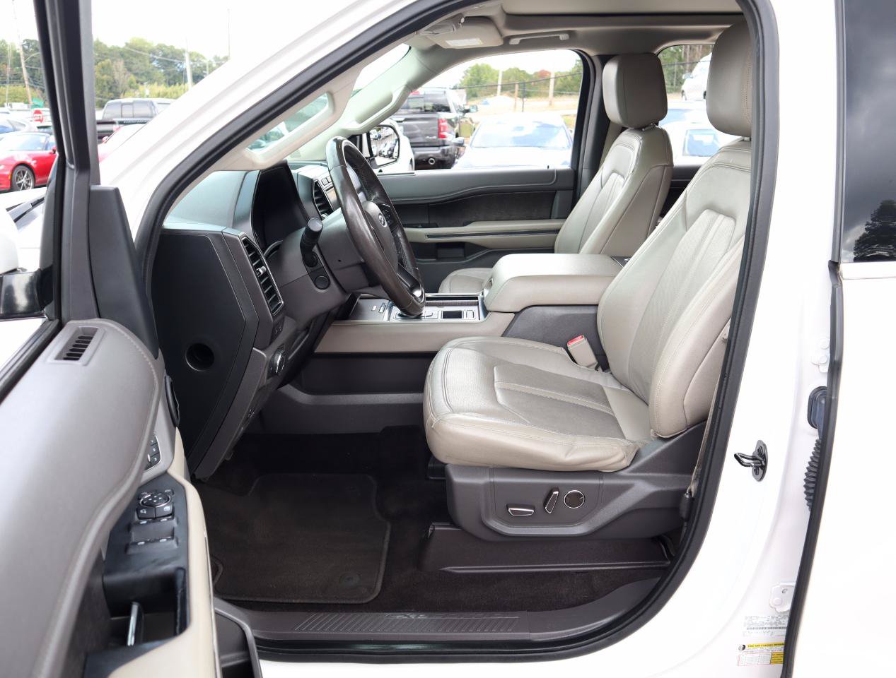 Used 2018 Ford Expedition Limited w/ Equipment Group 301A RWD image 13