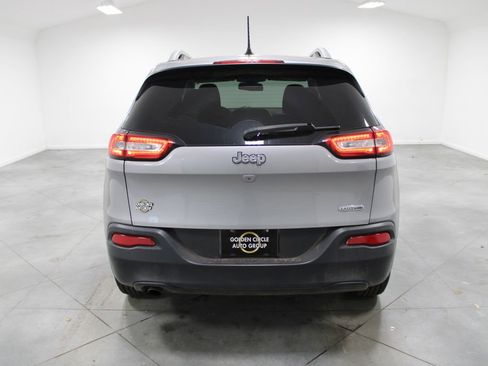 Used 2018 Jeep Cherokee Latitude image 8