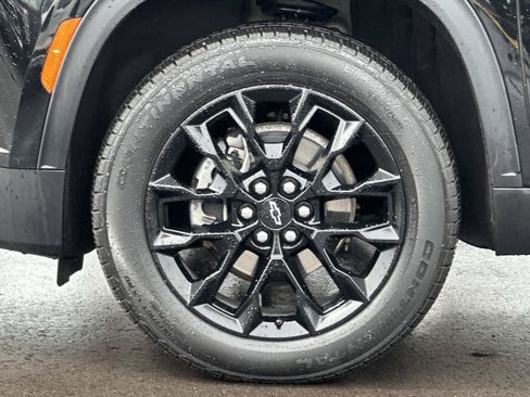 Used 2024 Chevrolet Traverse LS w/ Midnight/Sport Edition FWD image 8