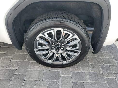 Used 2024 GMC Sierra 1500 Denali Ultimate AWD/4WD image 7