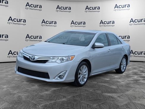 Used 2014 Toyota Camry XLE w/ Leather Package FWD image 4