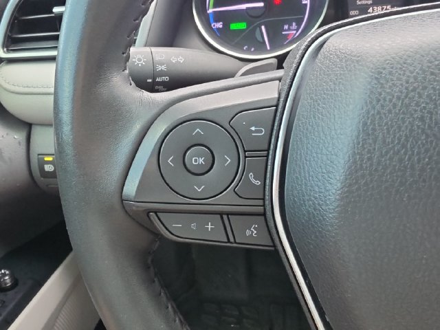 Used 2020 Toyota Camry SE FWD image 21
