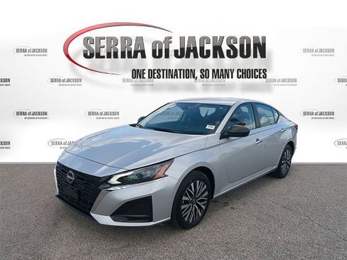 Used 2024 Nissan Altima 2.5 SV image 5