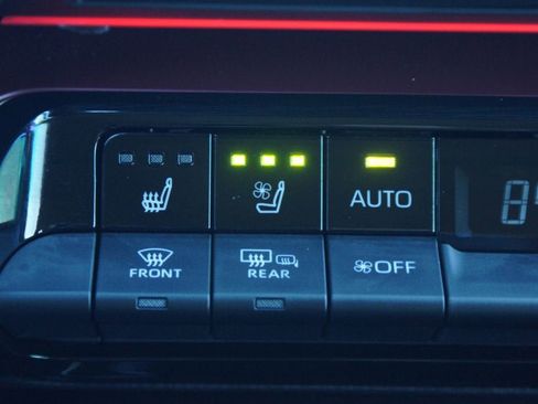 Used 2025 Toyota Prius Base image 7