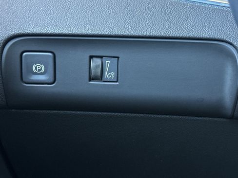 Certified 2023 Buick Enclave Essence FWD image 36