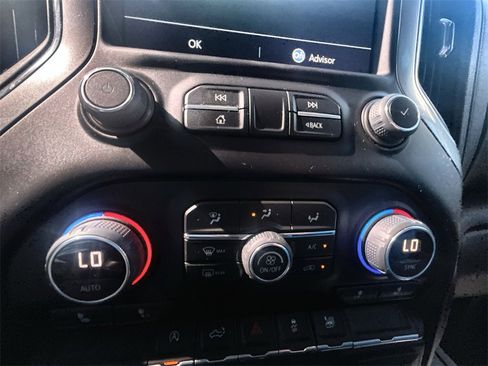 Used 2022 Chevrolet Silverado 1500 LT image 25