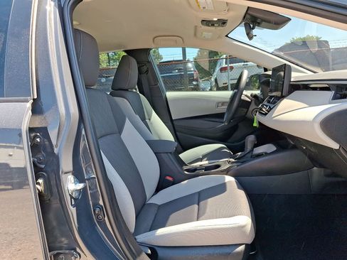 Used 2025 Toyota Corolla LE FWD image 30