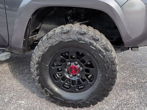 Used 2022 Toyota Tacoma SR5 w/ Technology Package RWD image 10