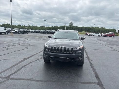 Used 2014 Jeep Cherokee Trailhawk w/ Comfort/Convenience Group AWD/4WD image 6