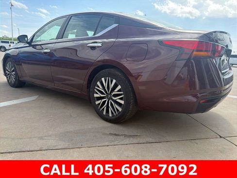 Used 2025 Nissan Altima 2.5 SV image 5