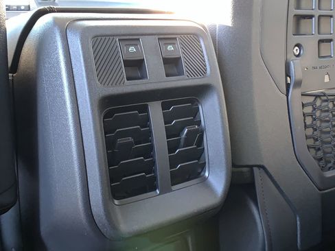 New 2025 Ford Bronco Badlands image 25