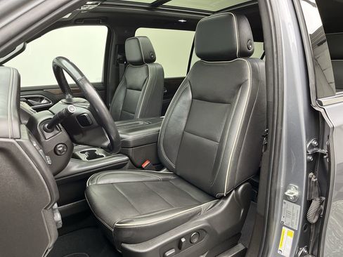 Used 2021 Chevrolet Suburban Premier w/ Premium Package AWD/4WD image 11