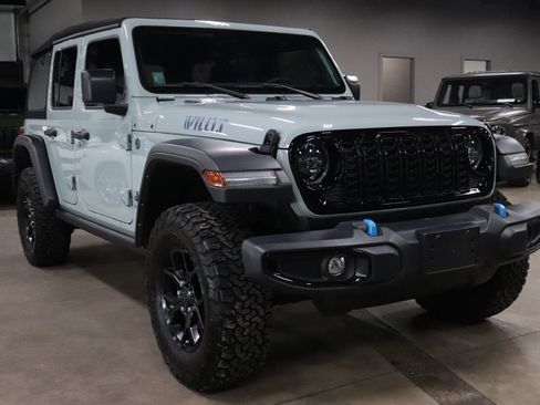 Used 2024 Jeep Wrangler Unlimited AWD/4WD image 7