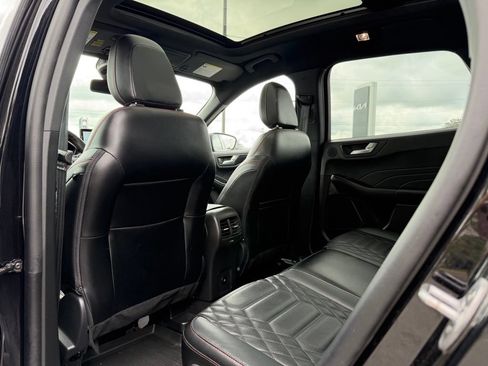 Used 2024 Ford Escape ST-Line Elite w/ Premium Technology Package AWD/4WD image 25