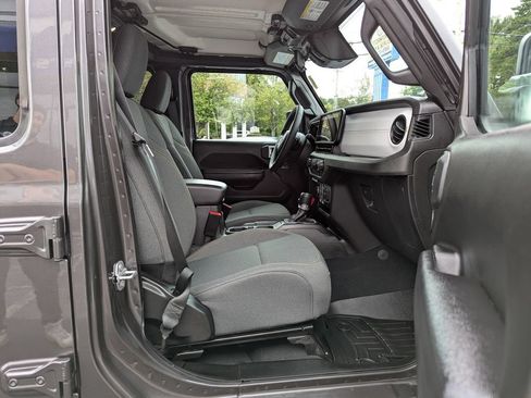 Used 2025 Jeep Wrangler Unlimited Sport AWD/4WD image 30