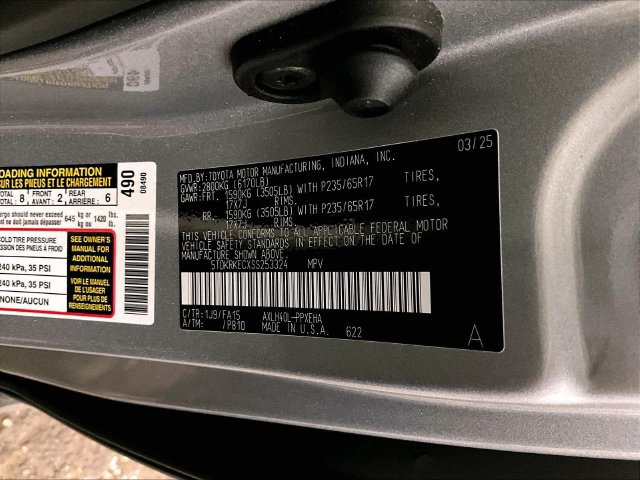 Used 2025 Toyota Sienna LE FWD image 33