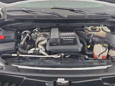 Used 2021 Chevrolet Suburban RST w/ Luxury Package AWD/4WD image 23
