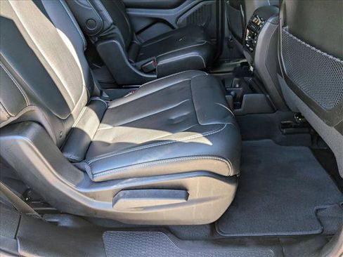 Used 2025 Jeep Grand Cherokee L Limited image 20