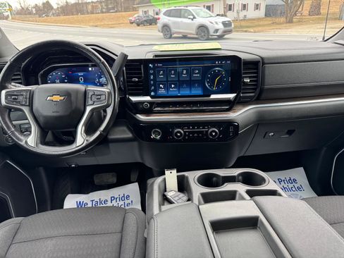 Used 2022 Chevrolet Silverado 1500 LT image 36