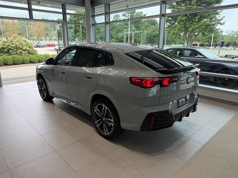 New 2026 BMW X2 xDrive28i w/ M Sport Package AWD/4WD image 4