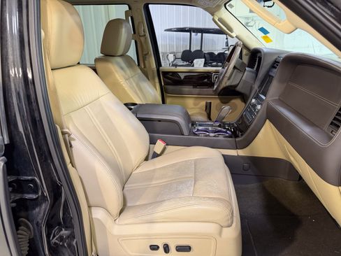 Used 2015 Lincoln Navigator 2WD w/ Equipment Group 101A Reserve image 13